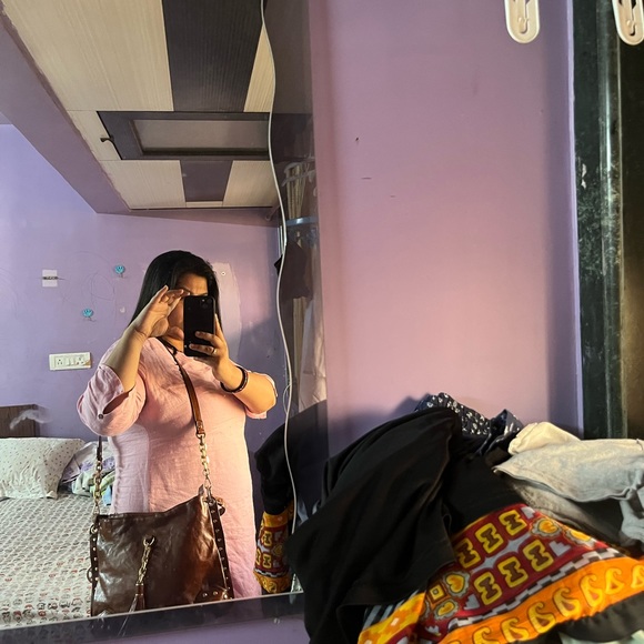 Authentic vintage Tan MK with studs - Picture 13 of 17